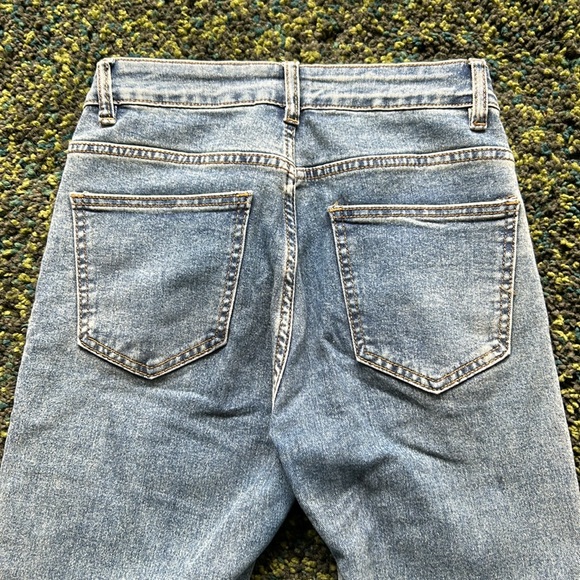 Light Wash Flared Jeans - Picture 4 of 4